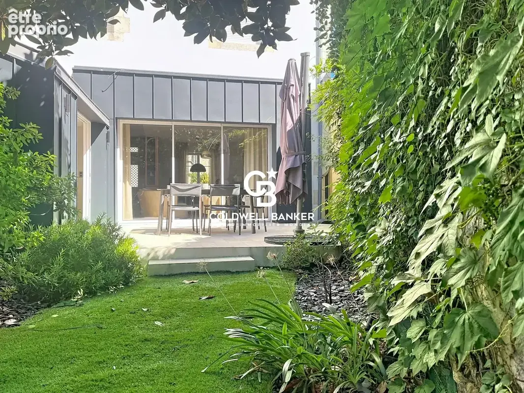 La Genette — Élégante maison de ville repensée par architecte avec garage et jardin - photo 17