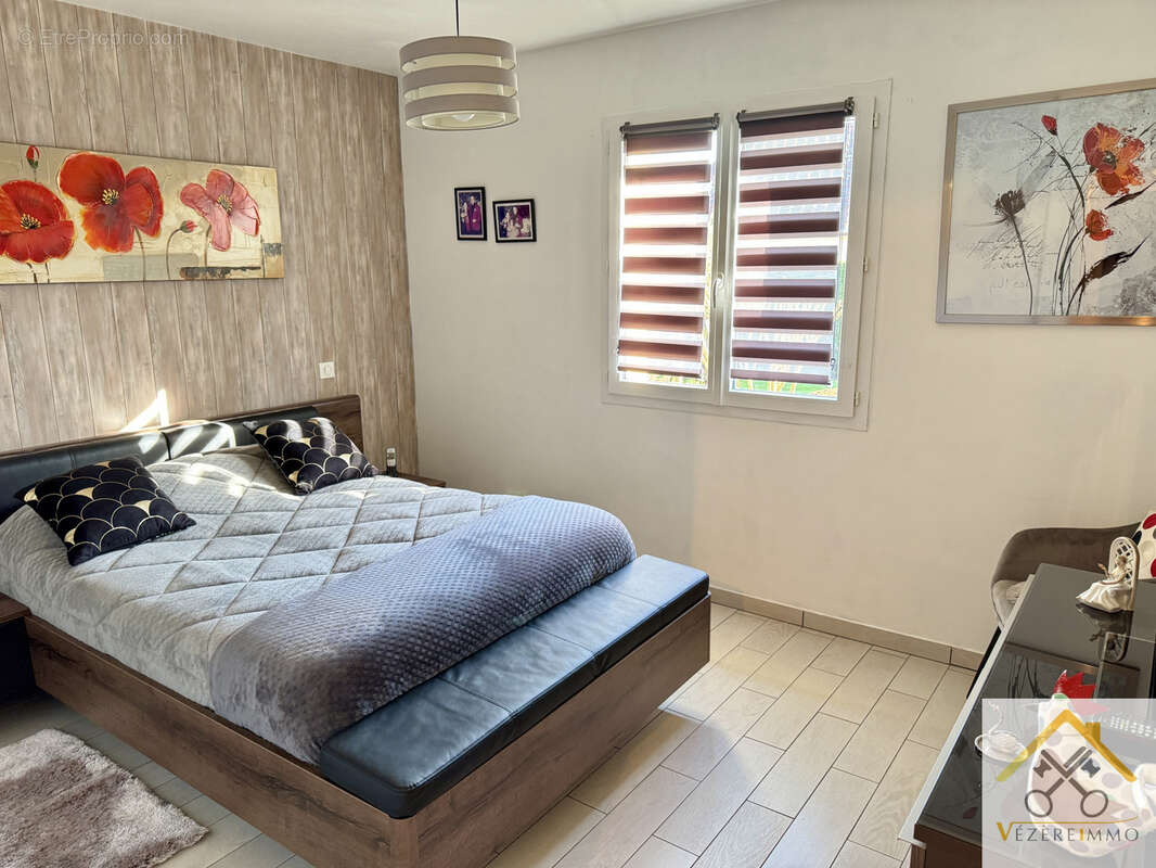 Maison à VARETZ