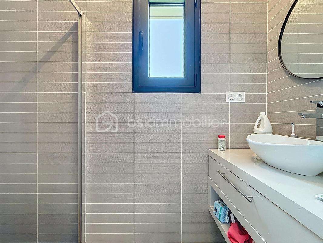 Maison à CUBZAC-LES-PONTS