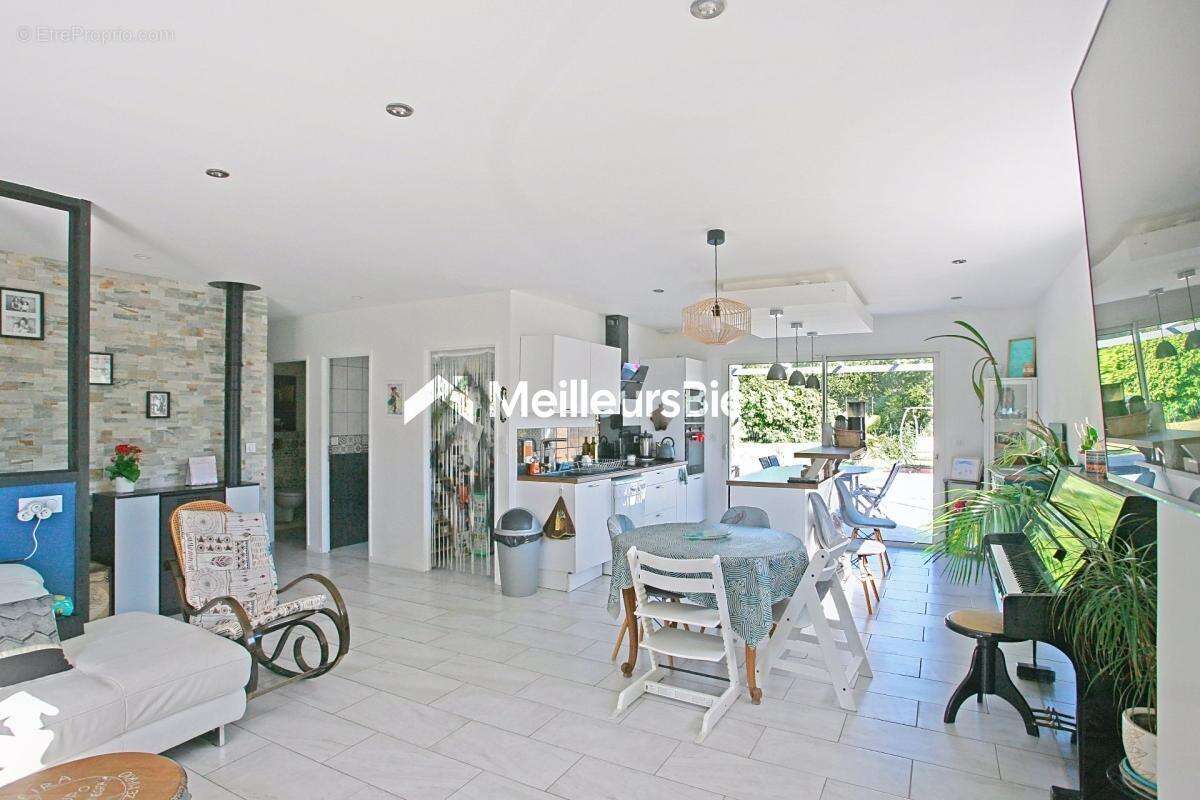 Maison à SAINT-SELVE