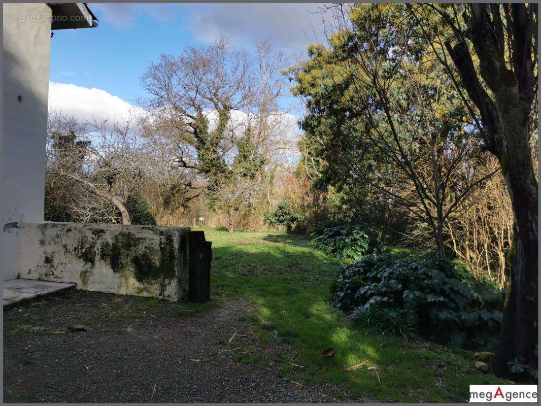 Maison à CAHUZAC-SUR-ADOUR