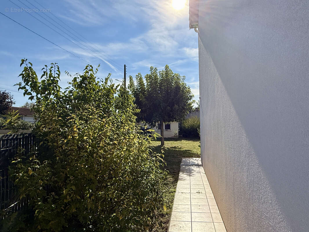 Maison à SAINT-JUERY