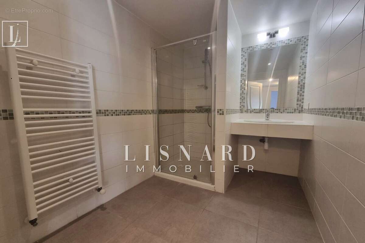 Appartement à VALLAURIS