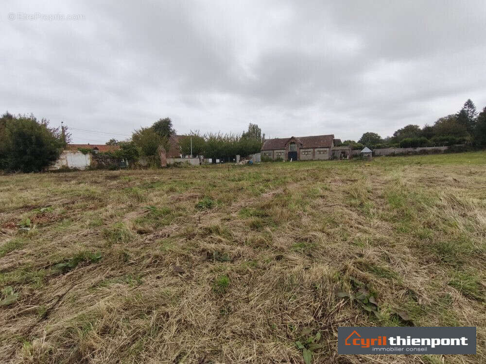 Terrain à SAINT-MAXENT