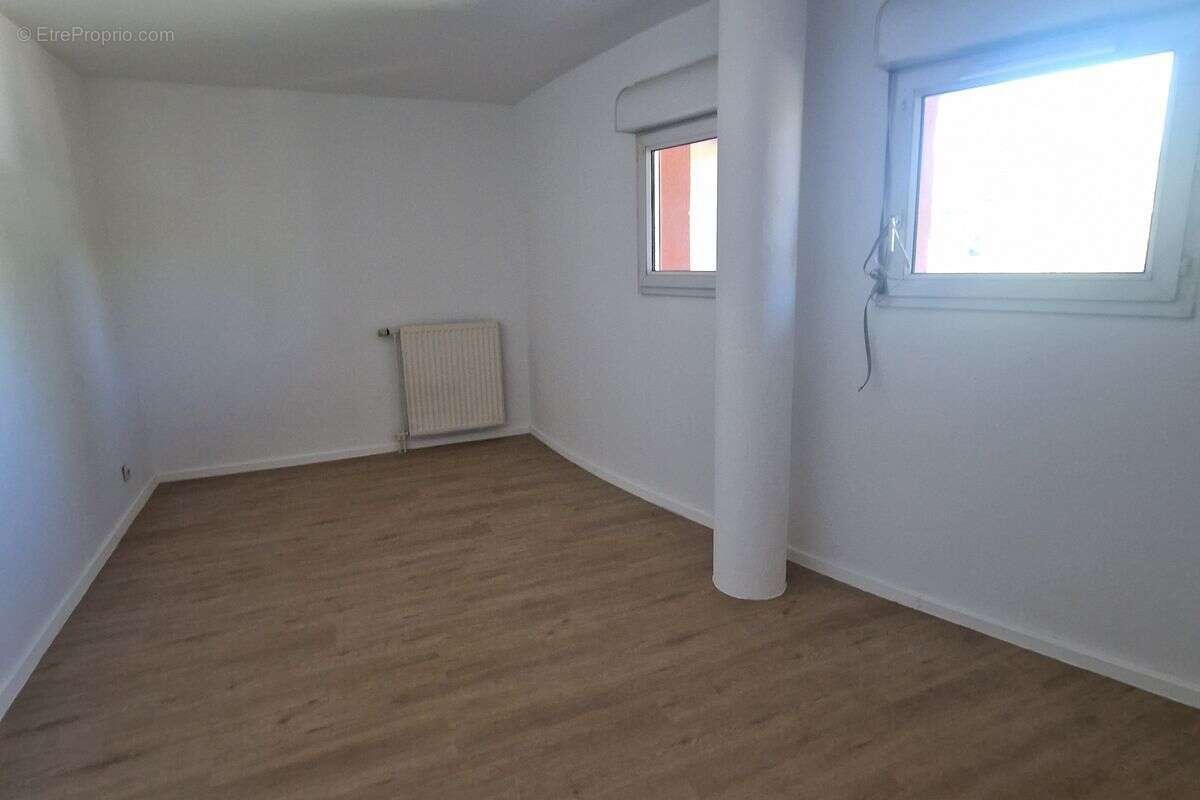 E3477A013L T3 rénové de 72.14m² avec large terrasse de 14m² quartier les matagots - photo 9