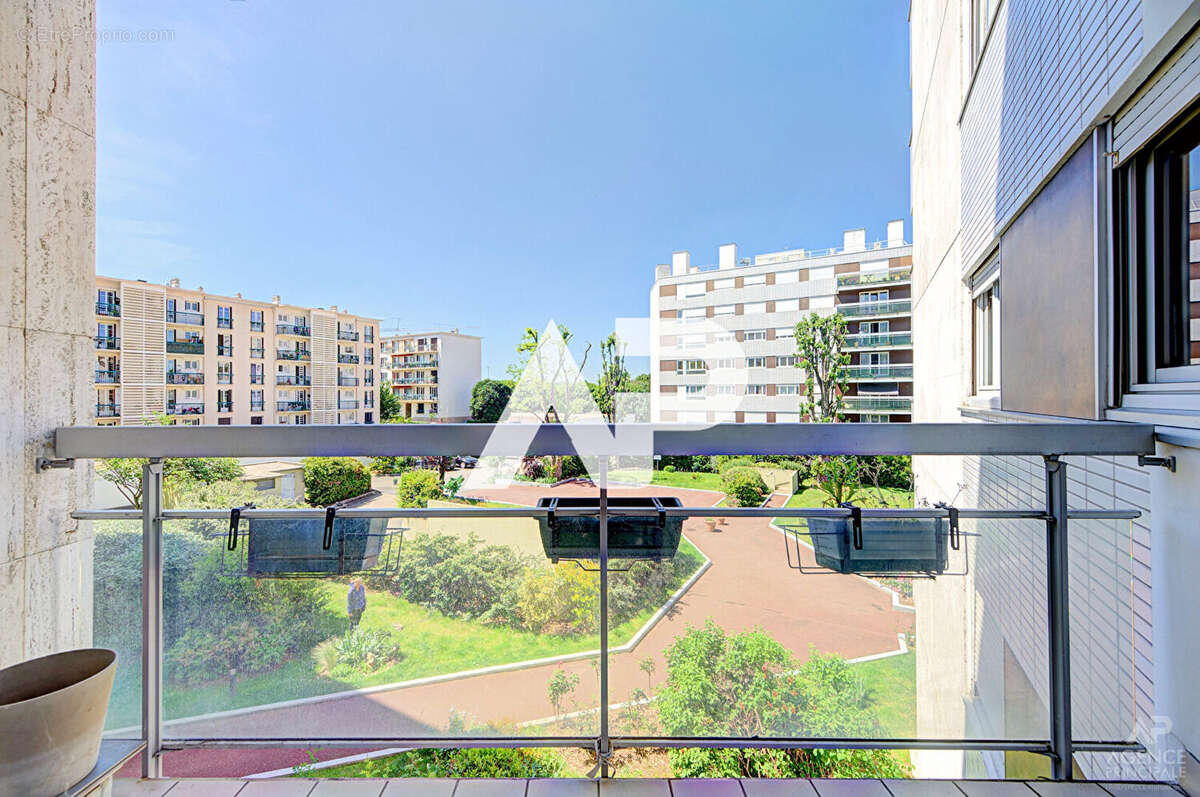 Appartement Rueil Malmaison 5 pièce(s) 90.80 m2 - photo 4
