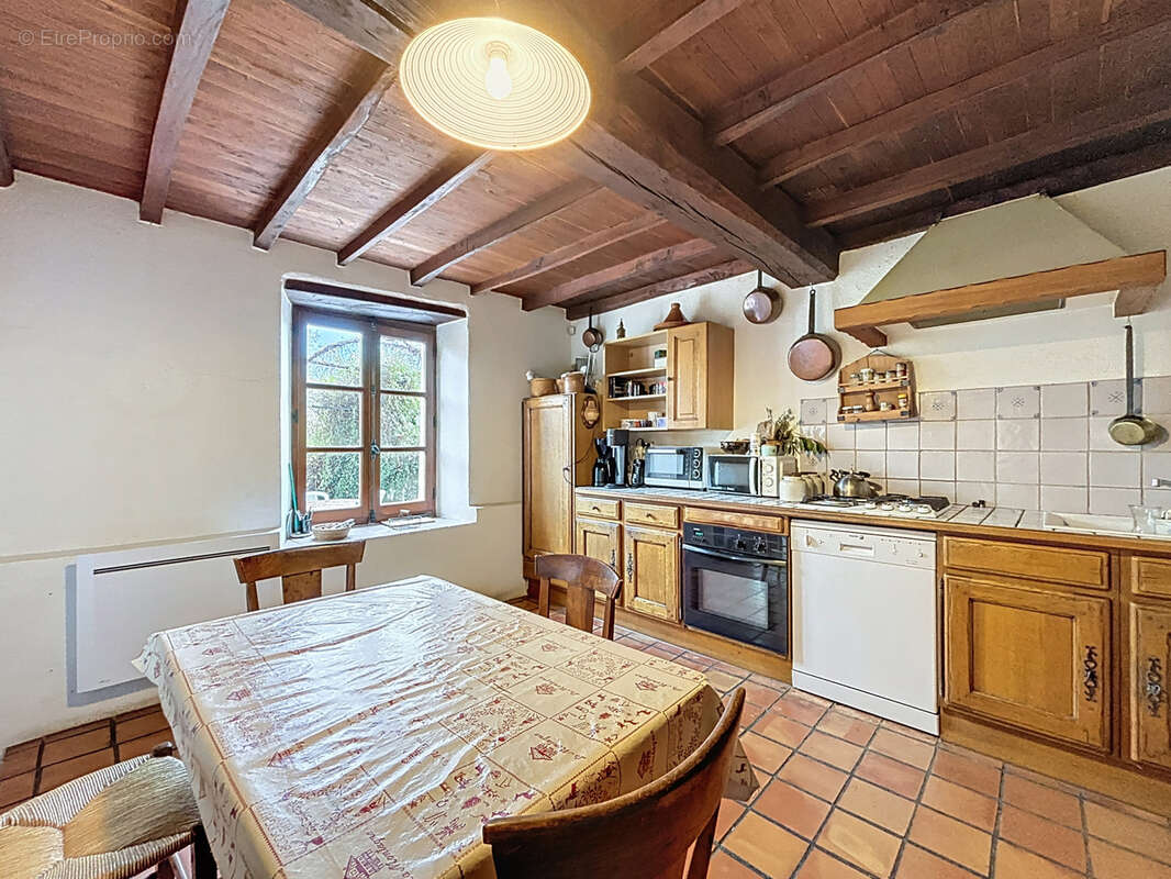 Maison à FAVERGES-DE-LA-TOUR