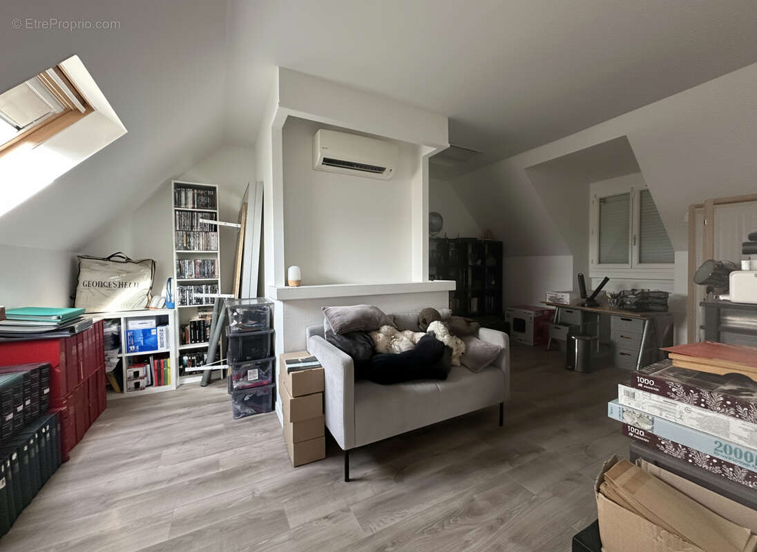 Maison à FONTENAY-LE-VICOMTE