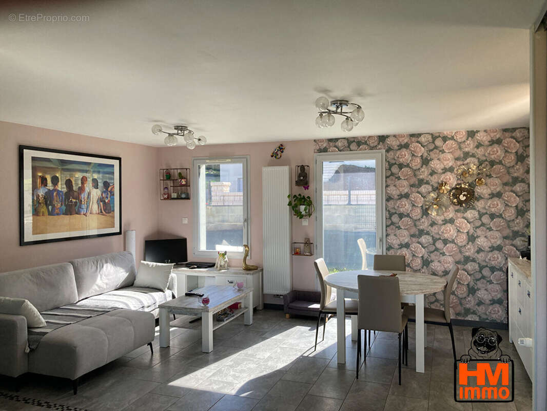 Maison à CONDAT-SUR-VIENNE