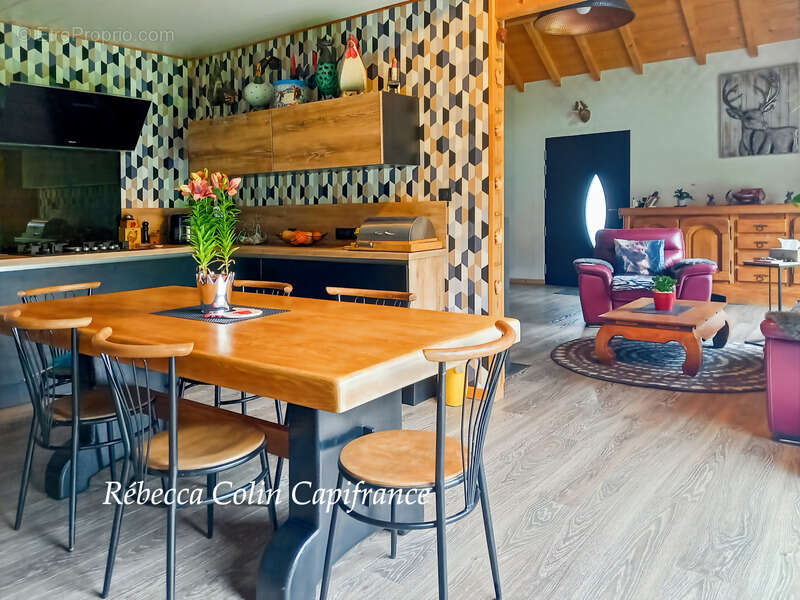 Maison 5 pièces avec dépendances - photo 3