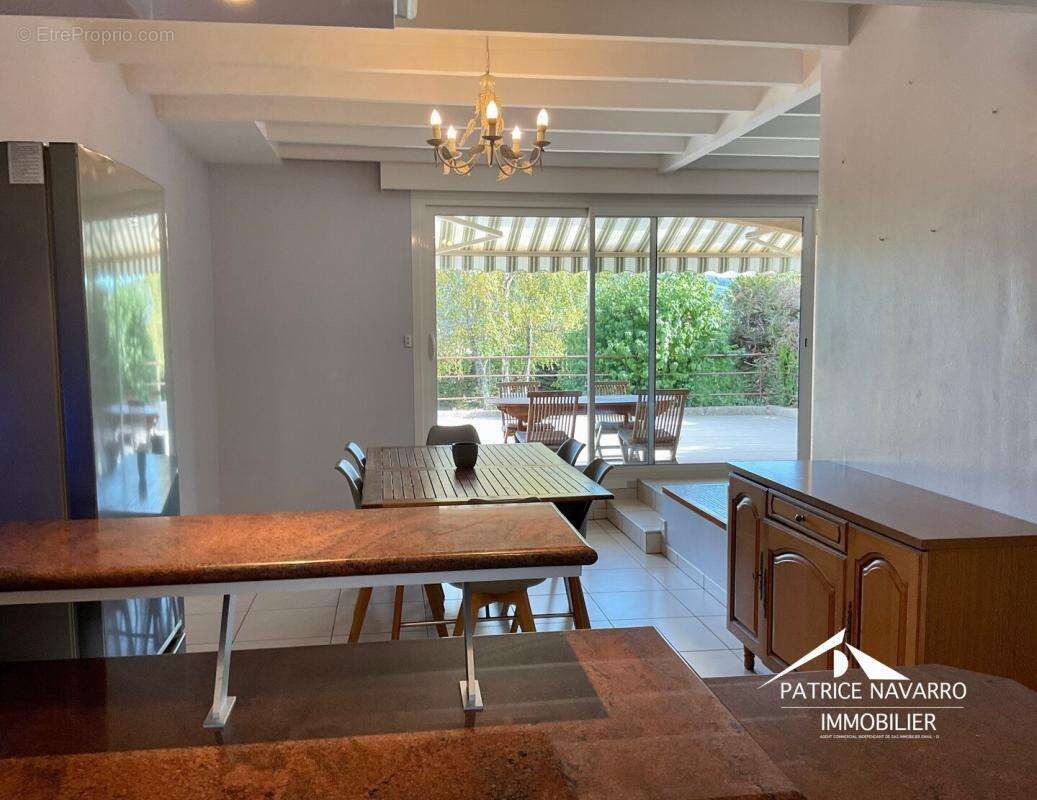 Maison plain-pied 6 pieces 106 m² - photo 5