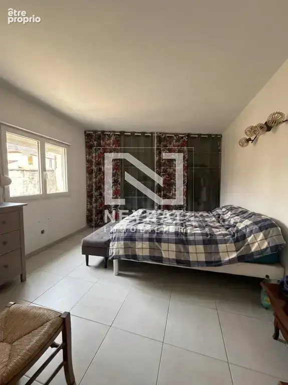 Maison de plain-pied entièrement rénovée avec garage et cour - photo 4