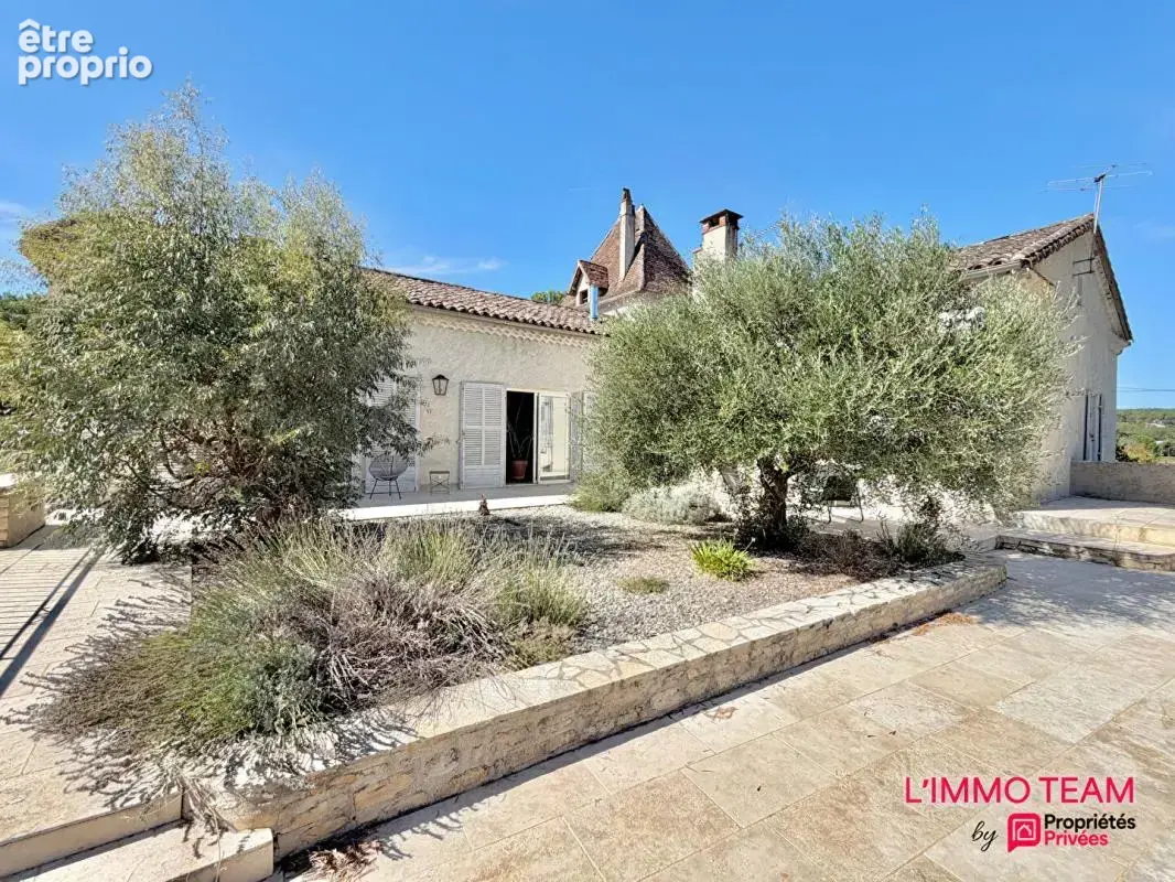 CAHORS - Propriété d'exception avec piscine sur 6000m² - photo 3