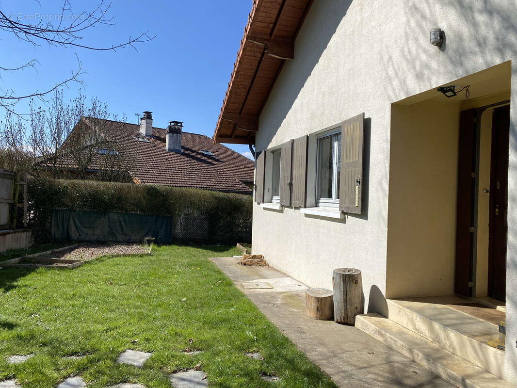 Maison à SAINT-JUST-EN-CHEVALET