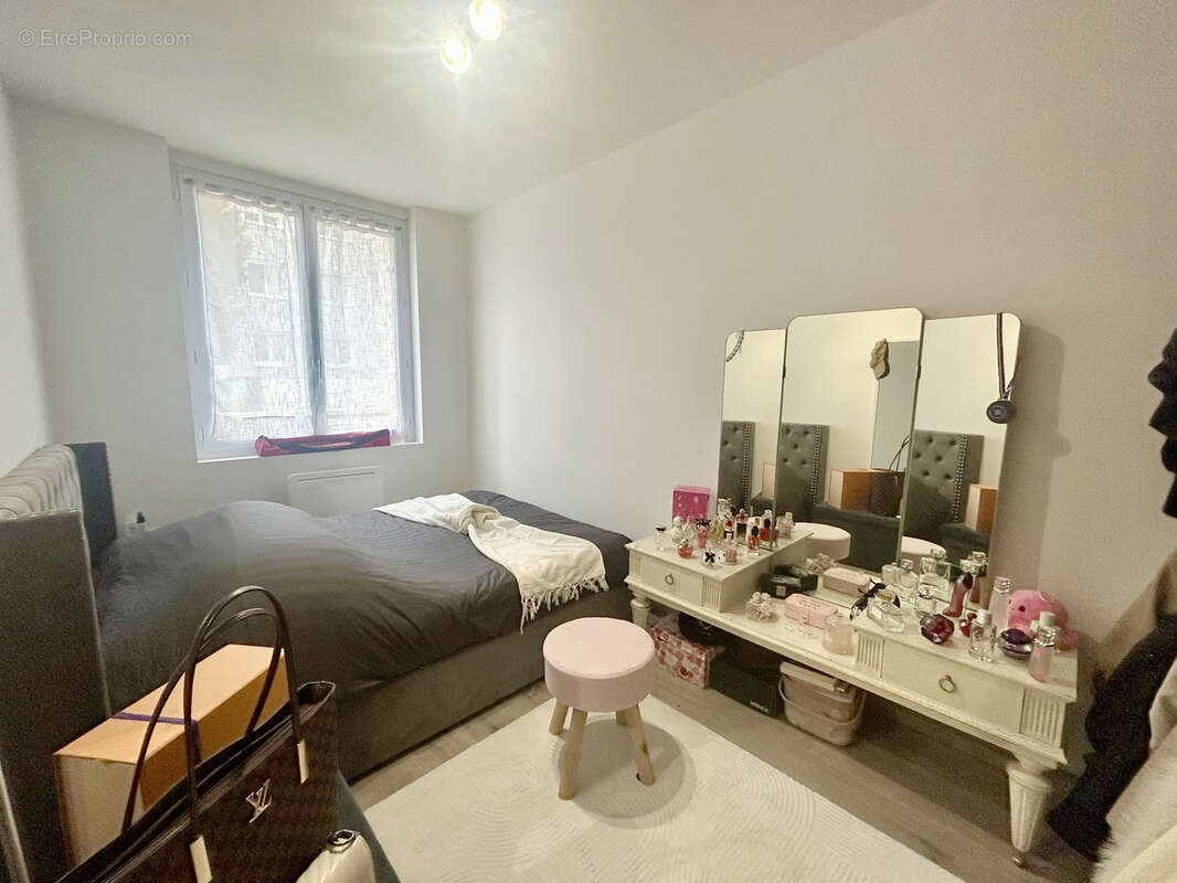 Appartement à LE COTEAU