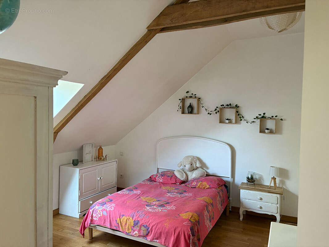 A vendre Radenac, longère, 4 chambres, terrain d'environ 5000m² - photo 6