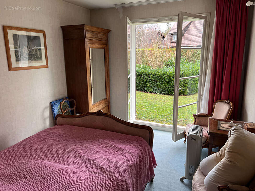 Maison à SAINT-NOM-LA-BRETECHE