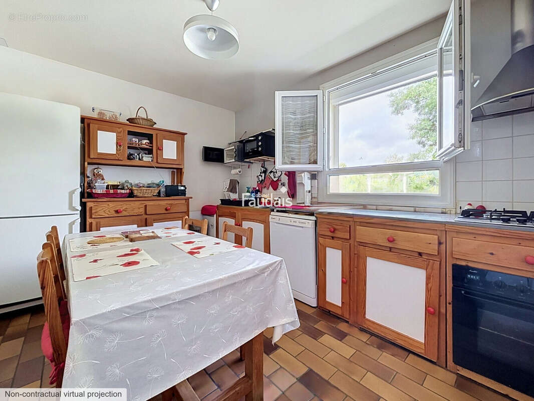 Maison 98 m² à Lithaire  - photo 4