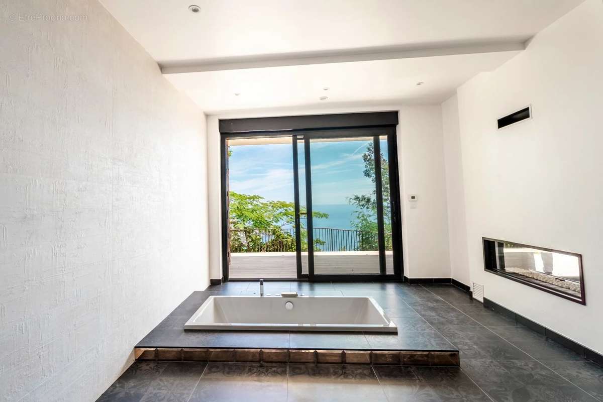 Maison à THEOULE-SUR-MER