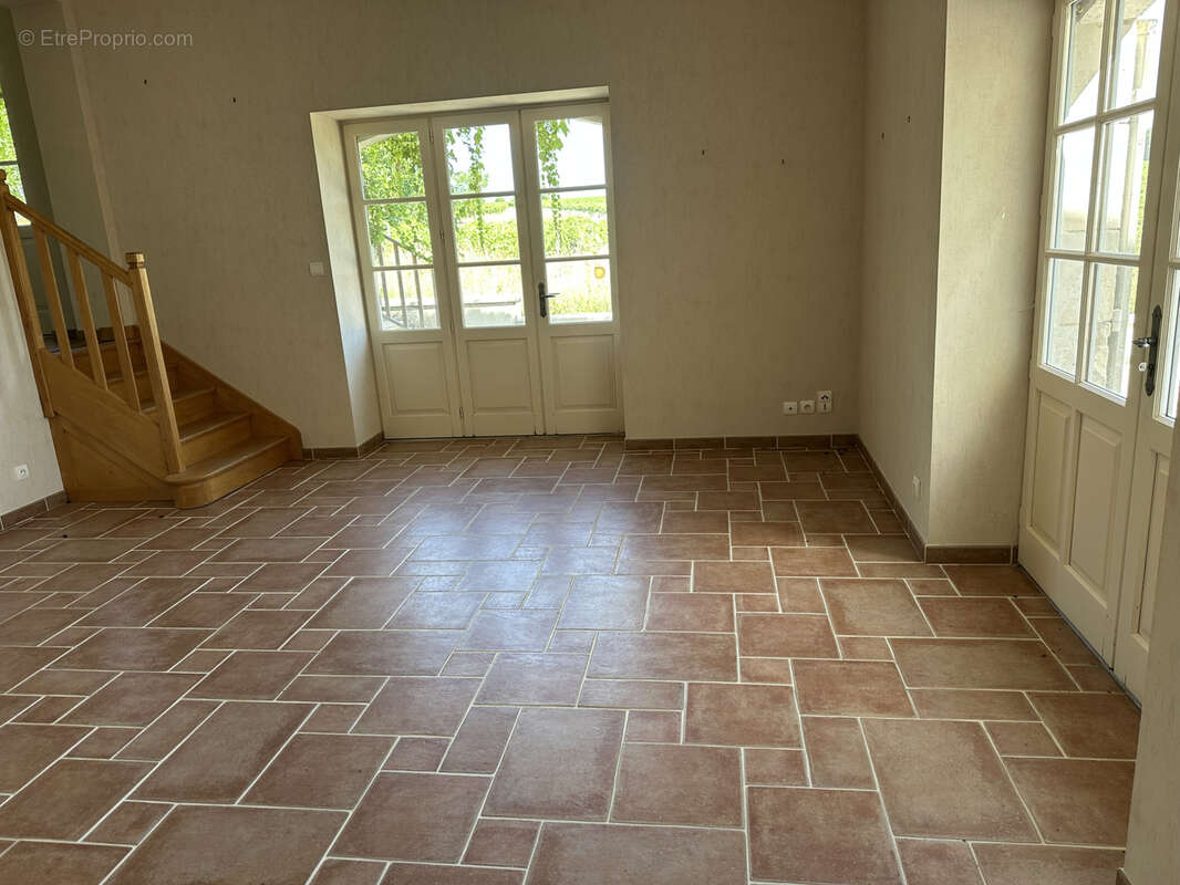 Maison à LIGNIERES-SONNEVILLE