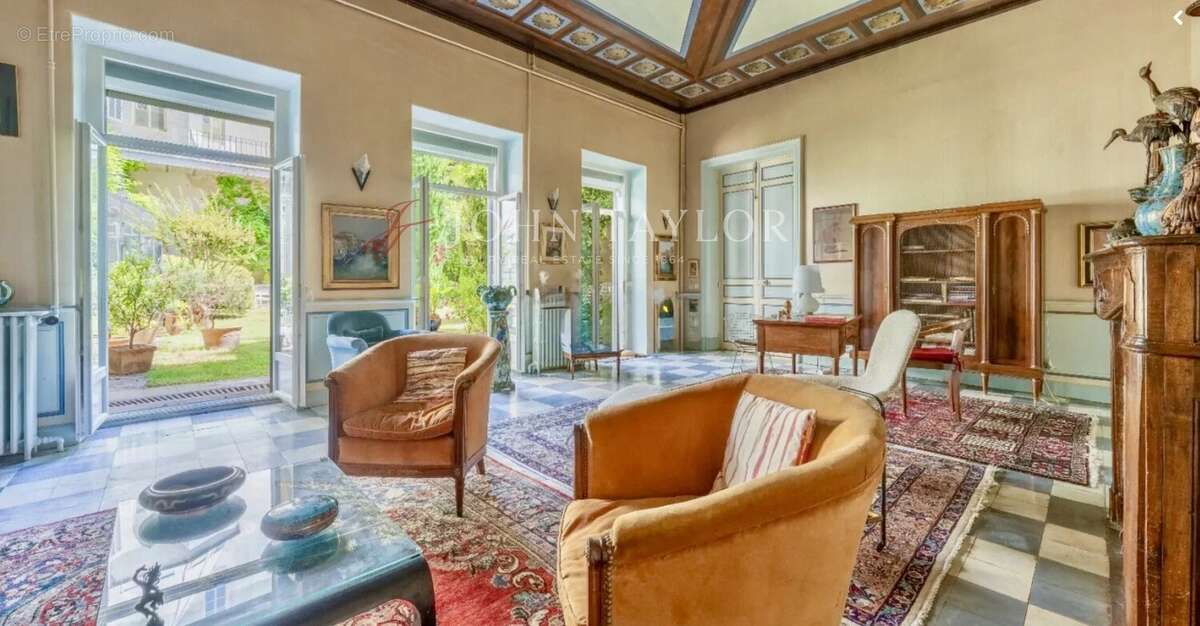 Hôtel particulier en plein cœur de L’Isle-sur-la-Sorgue,. - photo 5
