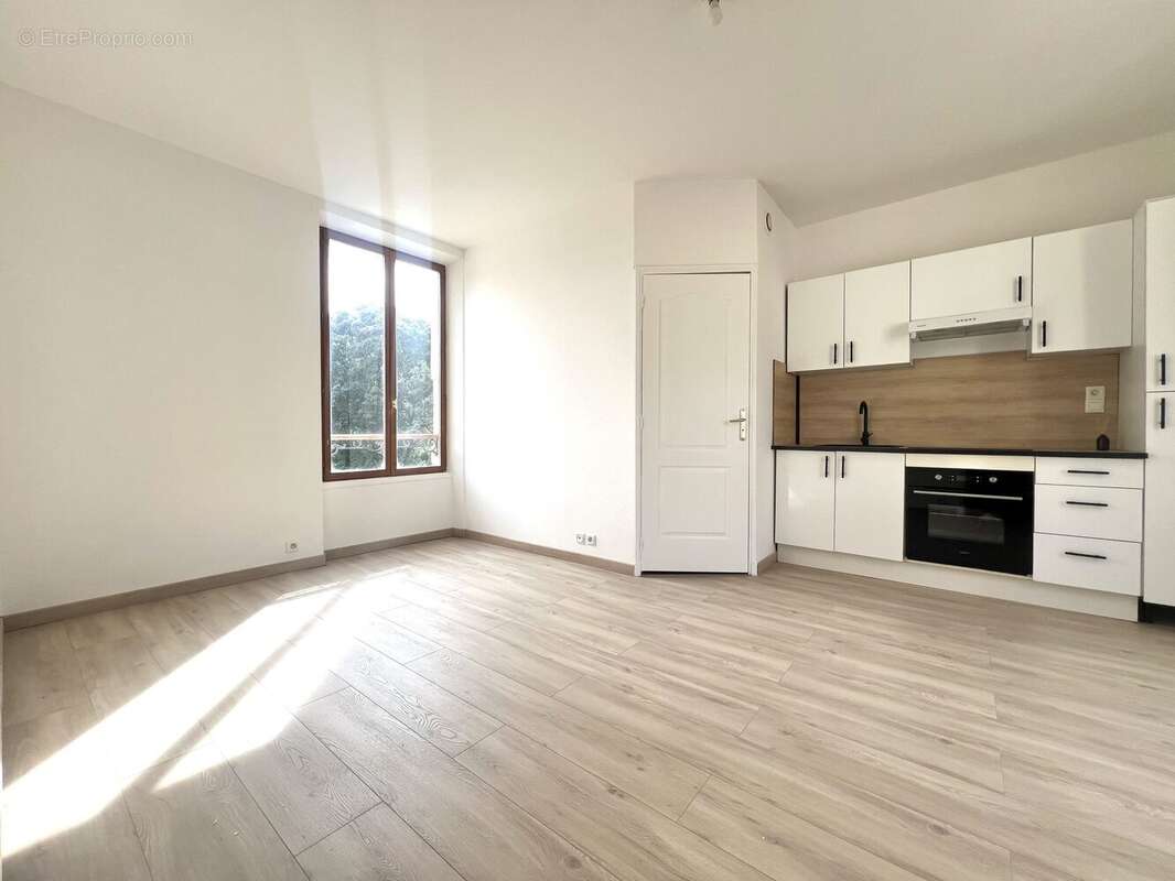 Appartement à PRESLES