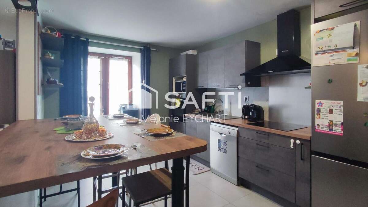 Maison 185 m² à Yvrac-Et-Malleyrand  - photo 4