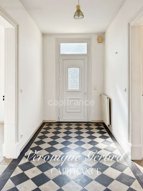 Ancien Presbytère en pierre de 179 M², 8 pièces - photo 21