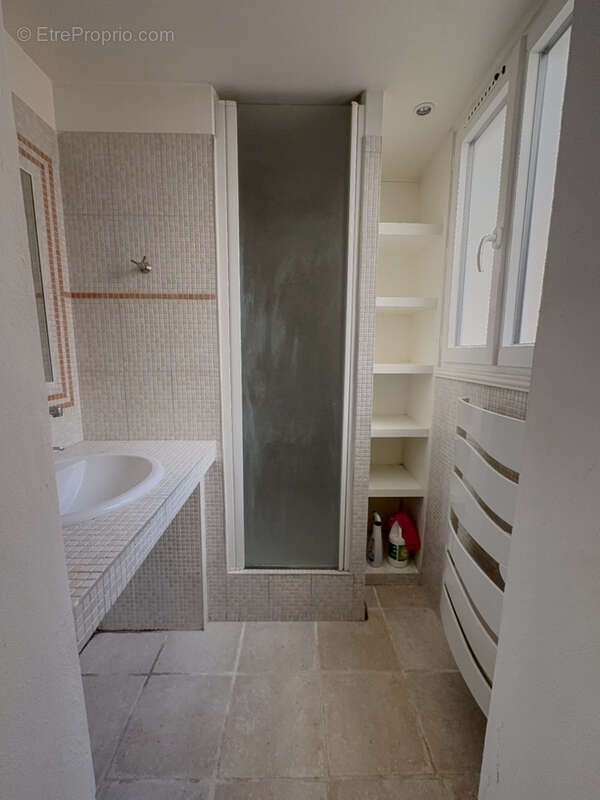 Appartement à VILLENEUVE-LES-AVIGNON