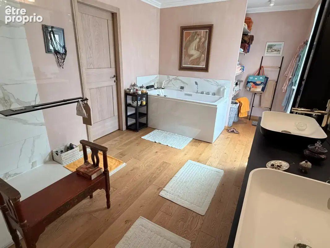 Élégante propriété avec villa principale, mazet en pierres et piscine - photo 48