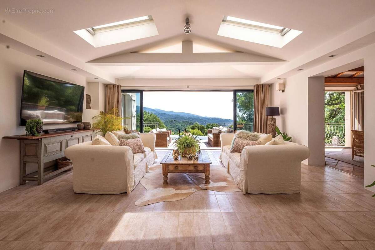 Maison à LES ADRETS-DE-L'ESTEREL