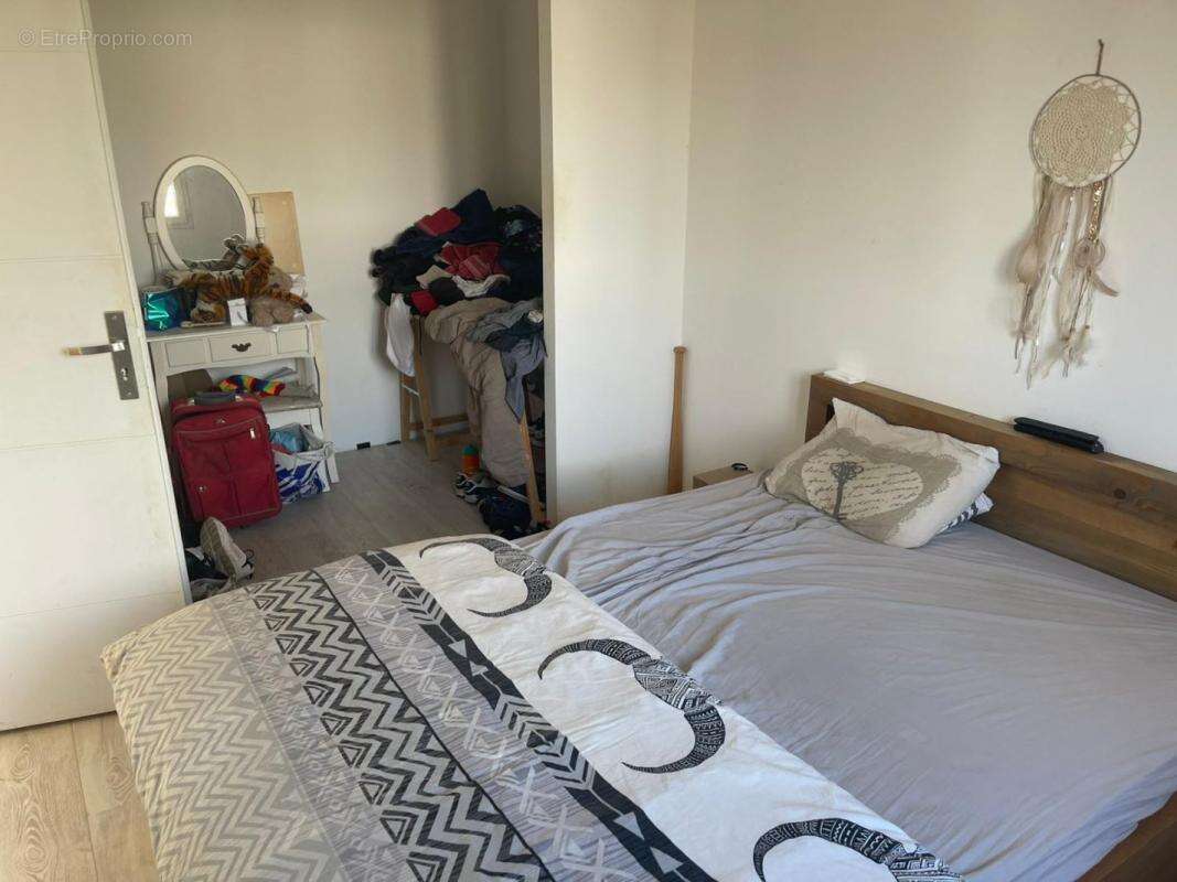 Maison à SAINT-JULIEN-LES-ROSIERS