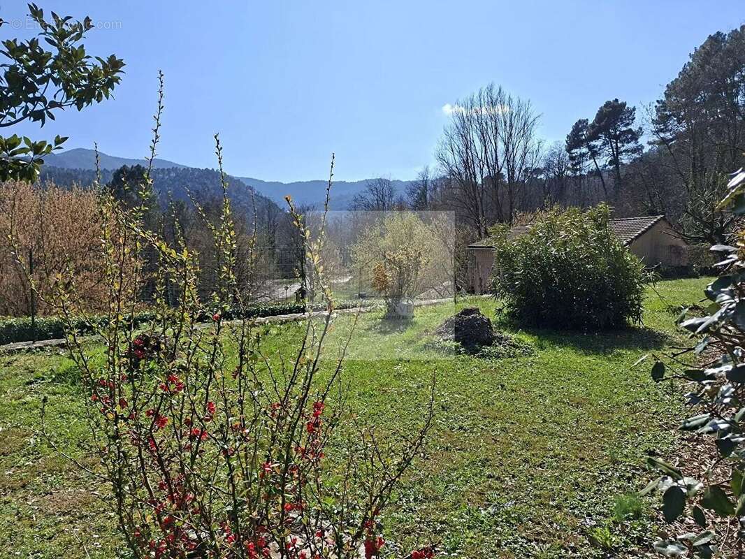 Maison à LE COLLET-DE-DEZE