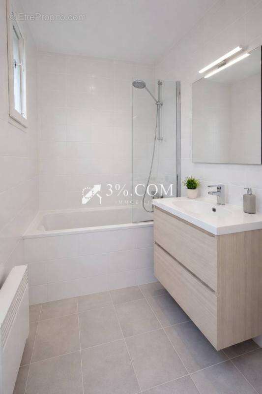 Appartement à COGOLIN