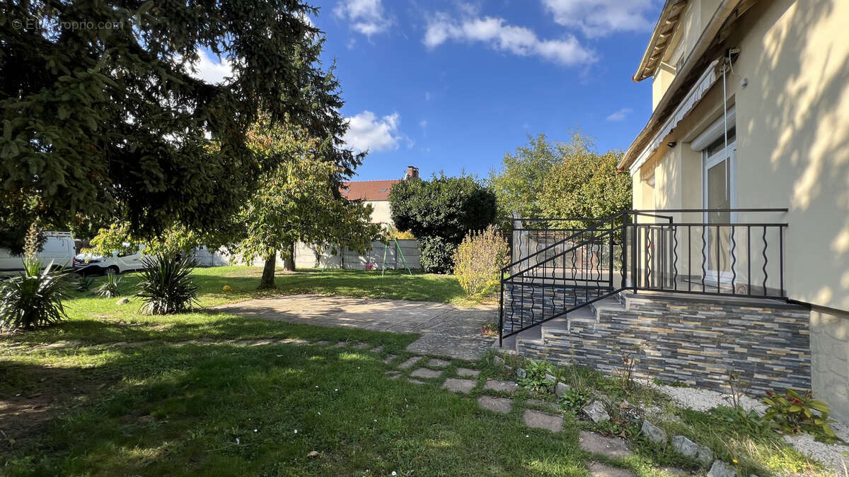 Maison à LA FERTE-ALAIS