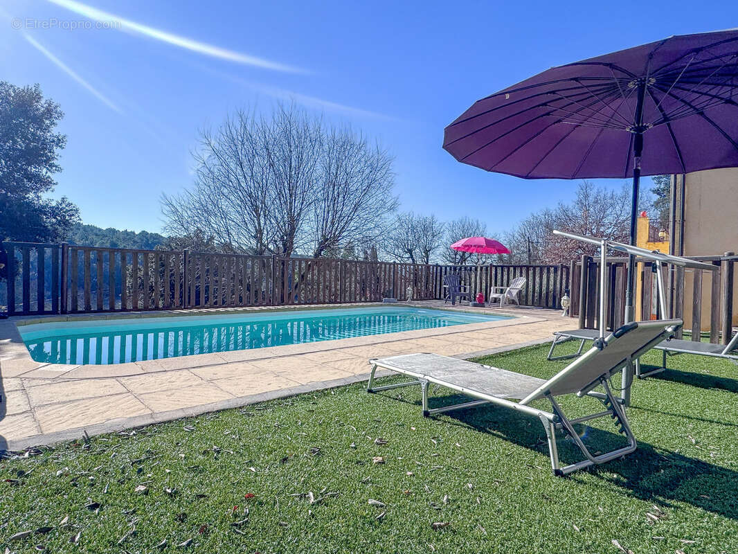 Maison à ENTRECASTEAUX