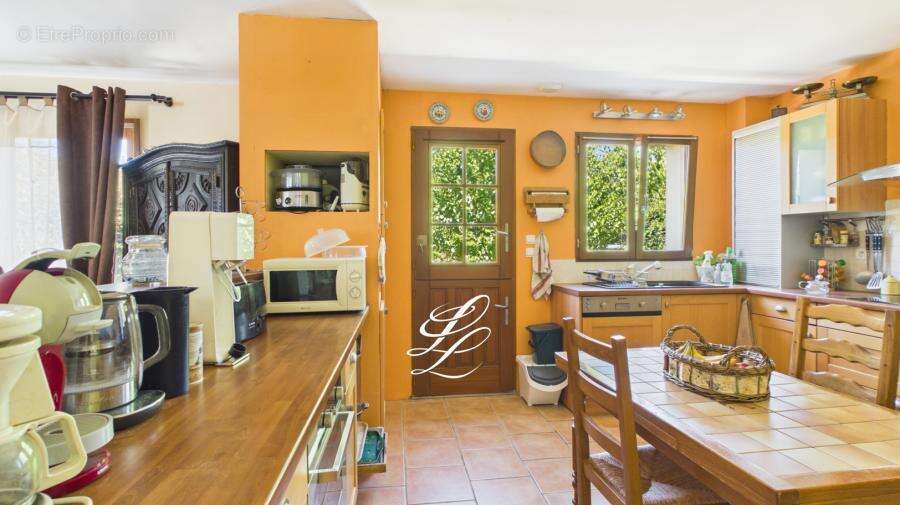 Maison 209 m² à Saint-Gervais-En-Belin  - photo 16