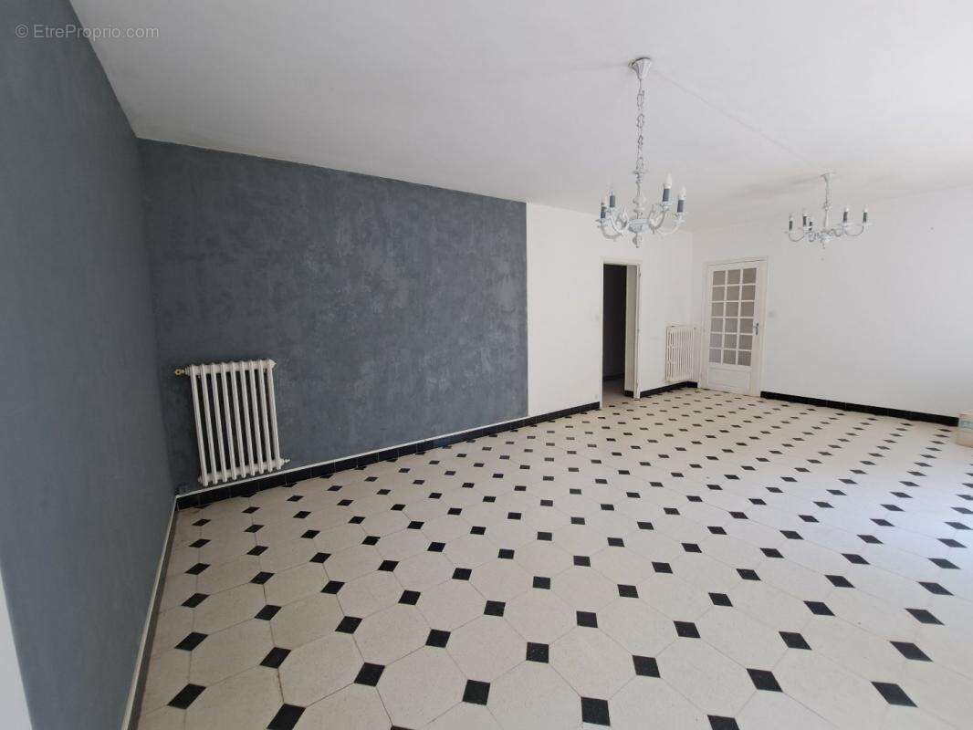 Maison à SEGONZAC