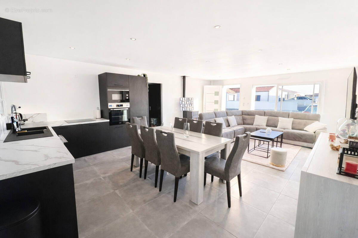 Maison à CHAILLE-LES-MARAIS