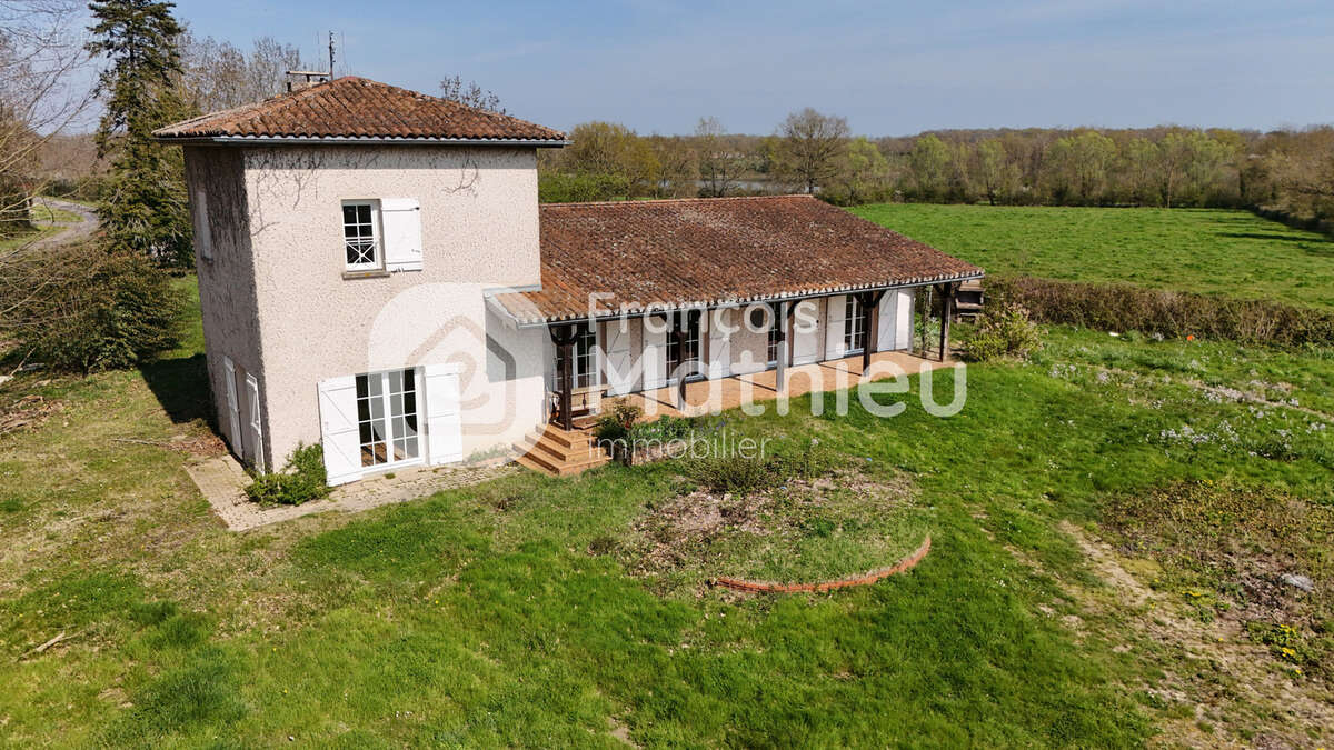 Maison à CHATILLON-SUR-CHALARONNE