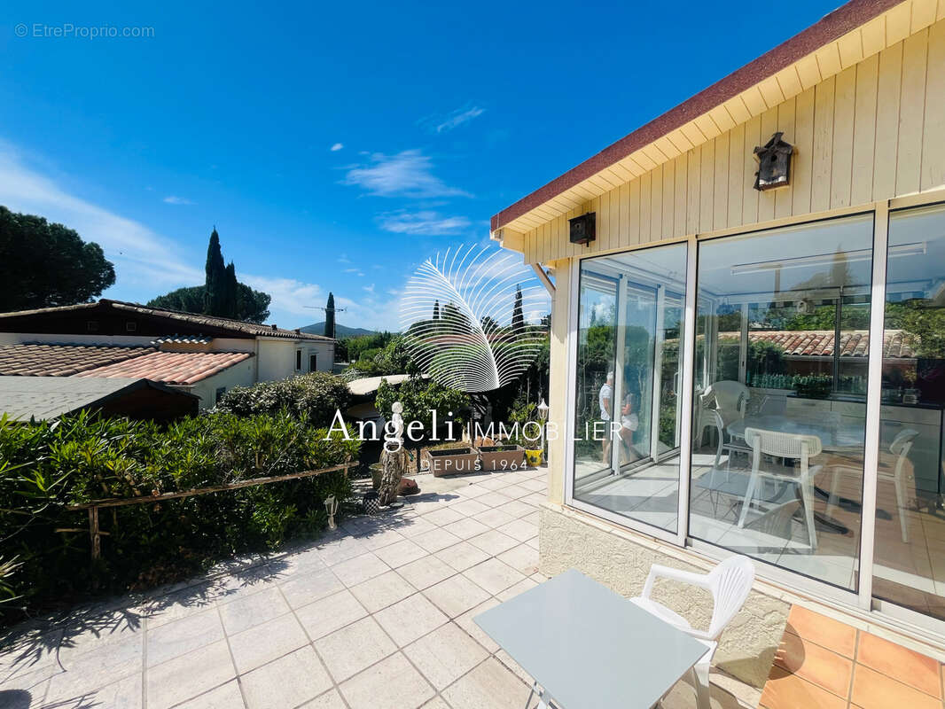 Maison à ROQUEBRUNE-SUR-ARGENS