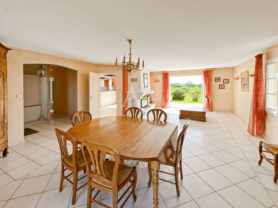 Maison à SALLERTAINE