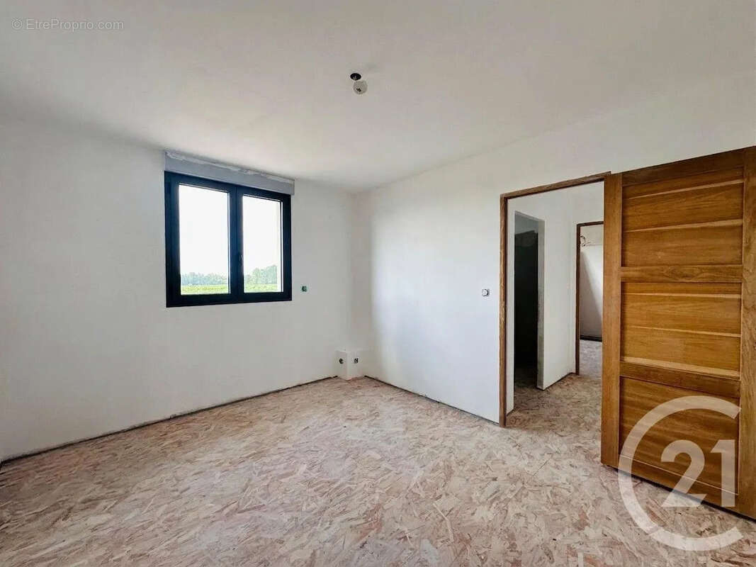 Maison 134 m² à Salignac  - photo 6