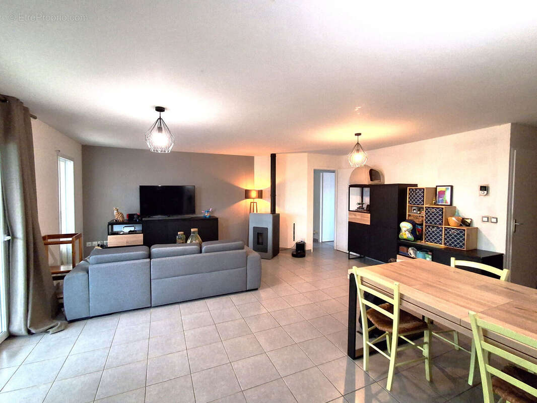 Photo 7 - Maison à VOUILLE