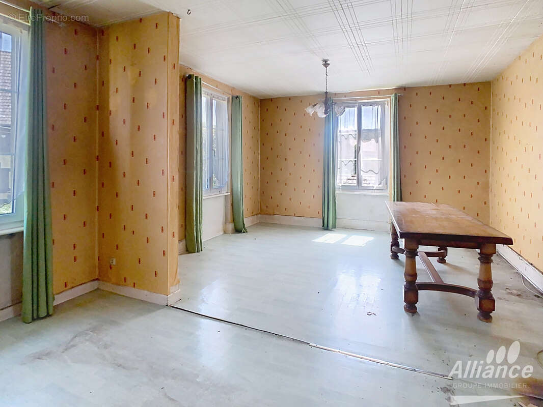 Maison à RECHESY