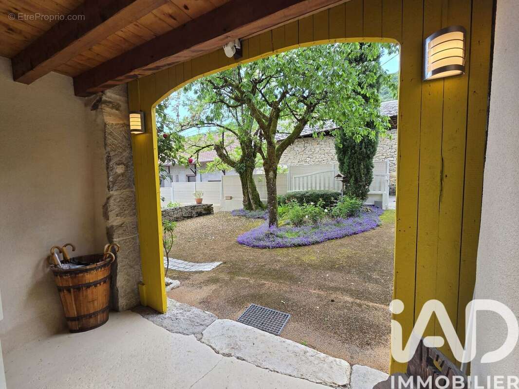 Maison 163 m² à Ambleon  - photo 4
