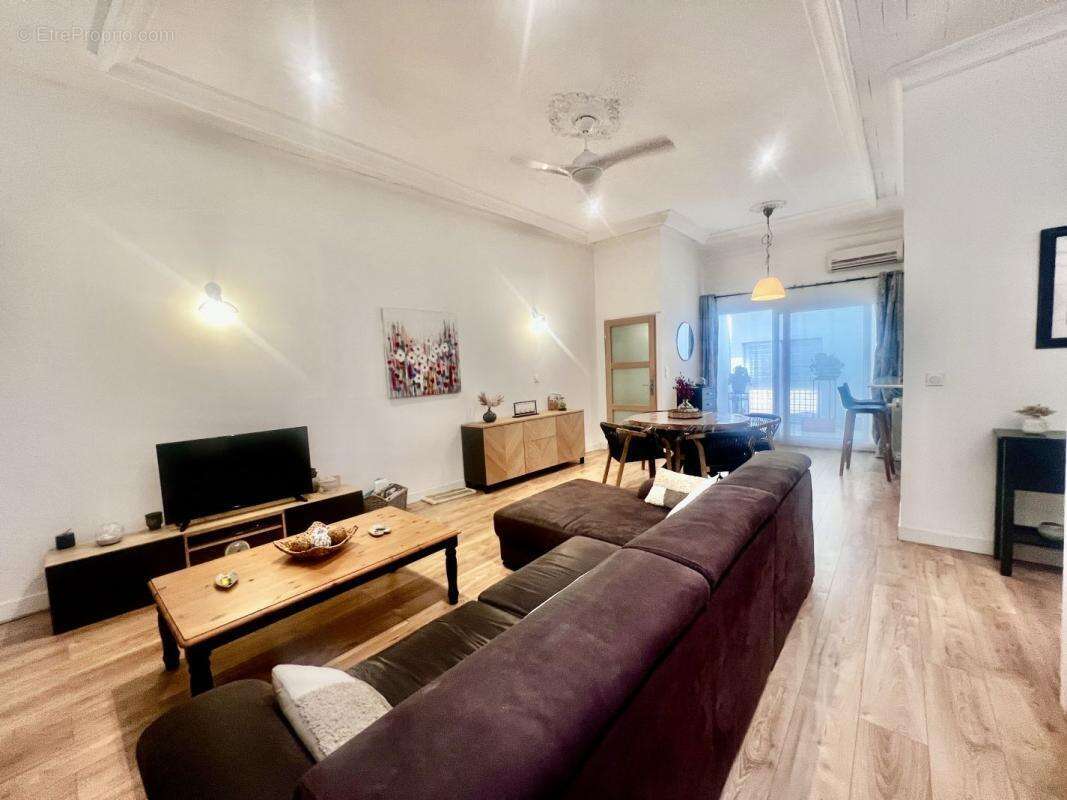 Maison 114 m² à Saint-Gilles  - photo 3