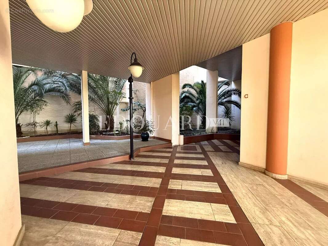 Appartement à ROQUEBRUNE-CAP-MARTIN