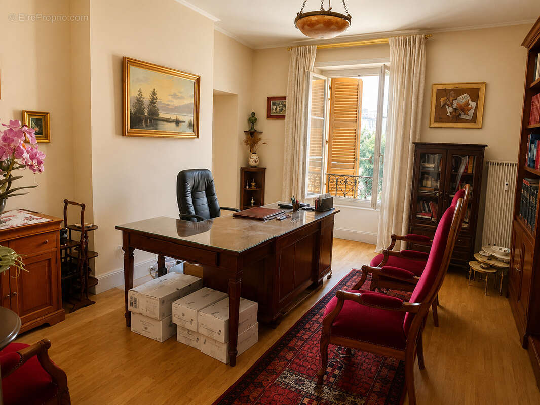 Appartement  lumineux 147 m2 3 chambres parking privatif - photo 8