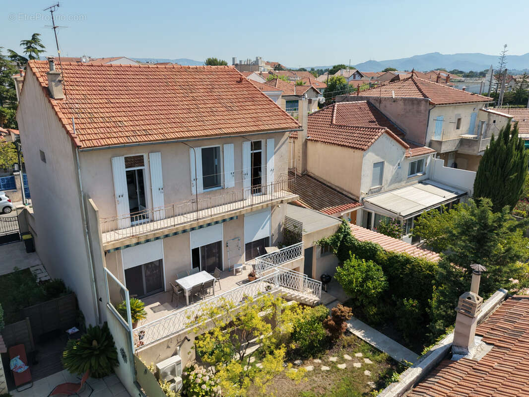 Maison divisee en t3 3t t4 coeur de beaumont de 160 m2 - photo 9